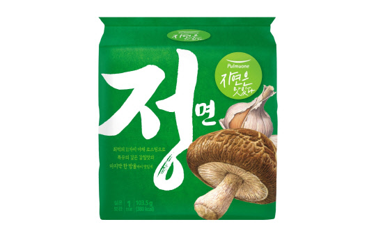 풀무원의 비건 라면 '정면'이 누적 200만 봉지 판매를 기록했다. <풀무원 제공>